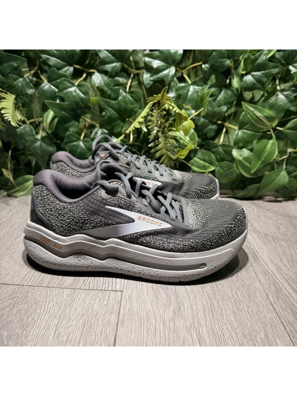 Brooks Ghost Max 2 1204201D005 Gray/Purple Women's Size 7.5 D Running Shoes